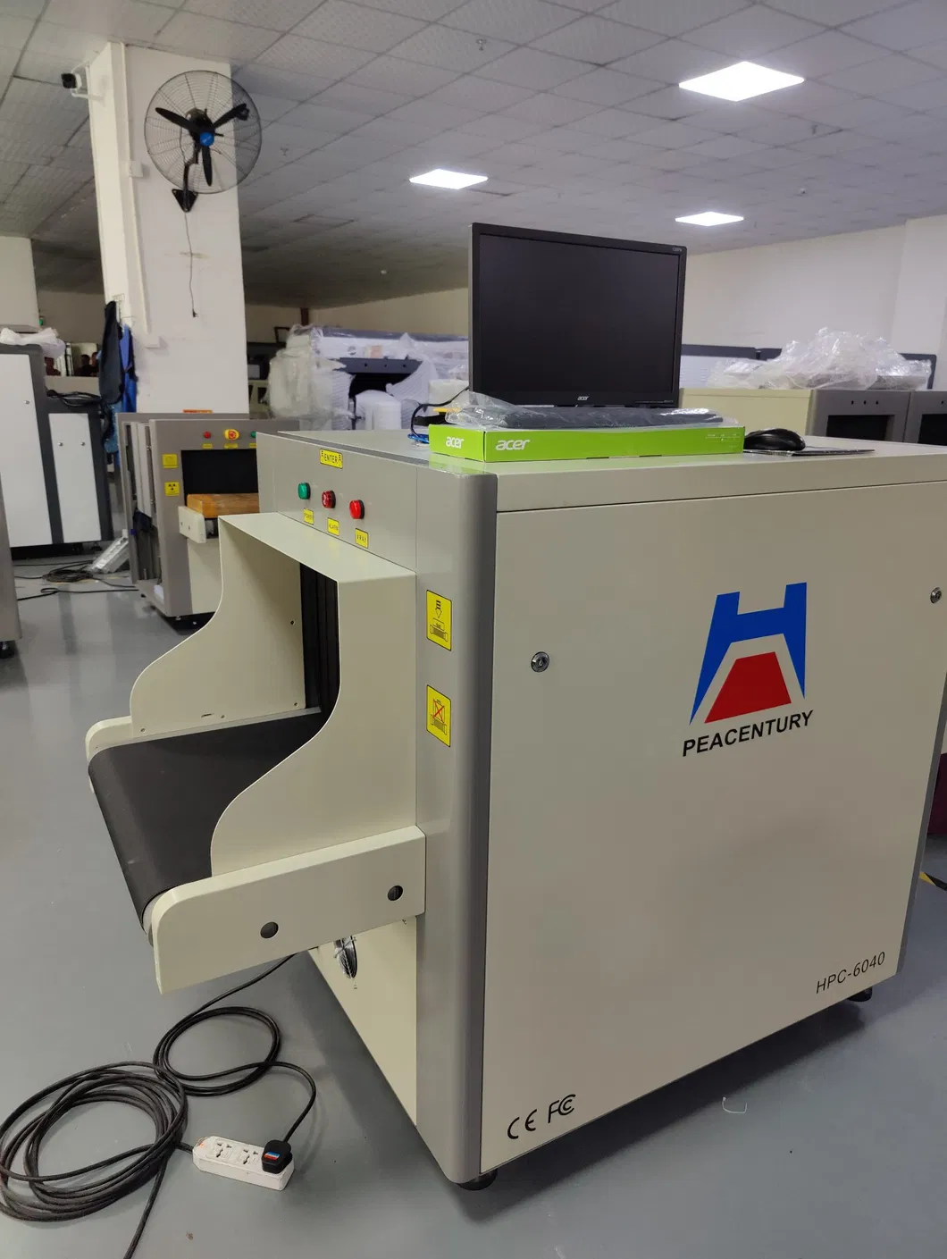 Factory-Direct-Supply Best-Price Professional Security Equipment 140kv X-ray Baggage Scanner for Playground/Station/Airport